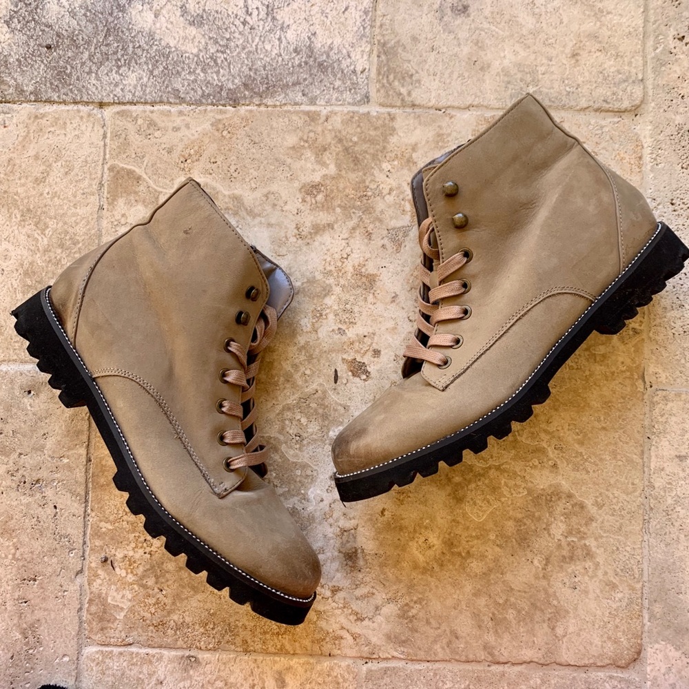 Blondo Rachelle Lace up Tan Combat Waterproof Boot 10